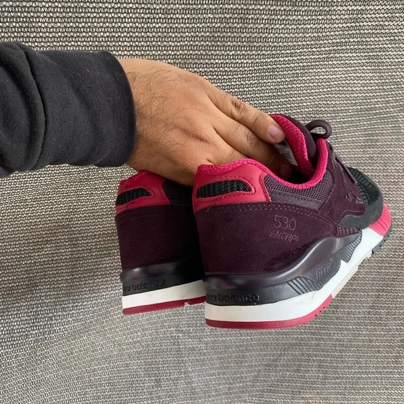 New Balance 530 Black Blackberry Red - Picture 4 of 8